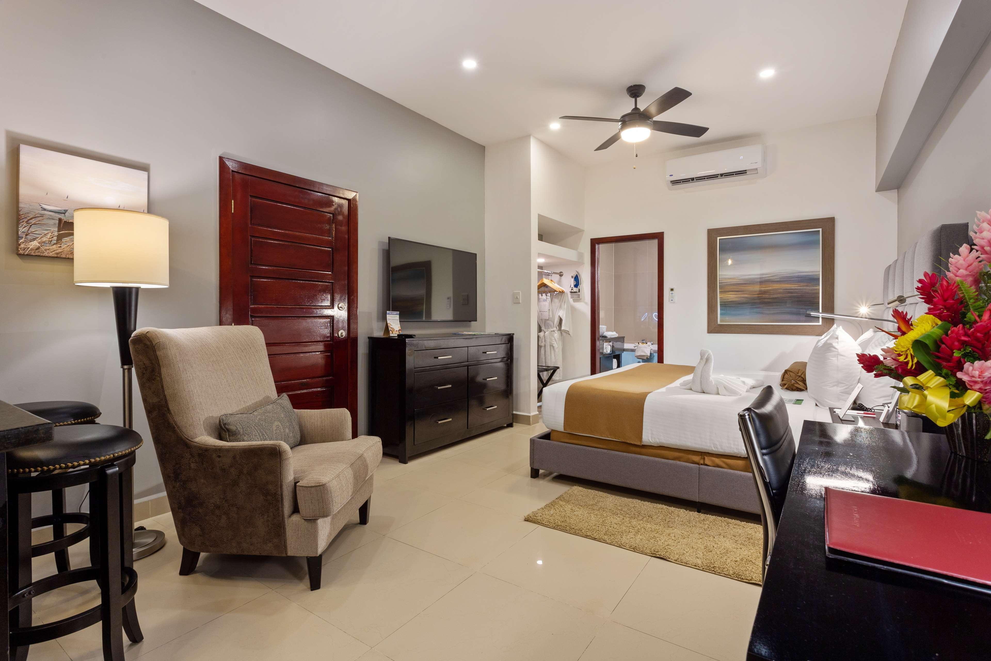 Best Western Plus Belize Biltmore Plaza Cidade de Belize Exterior foto