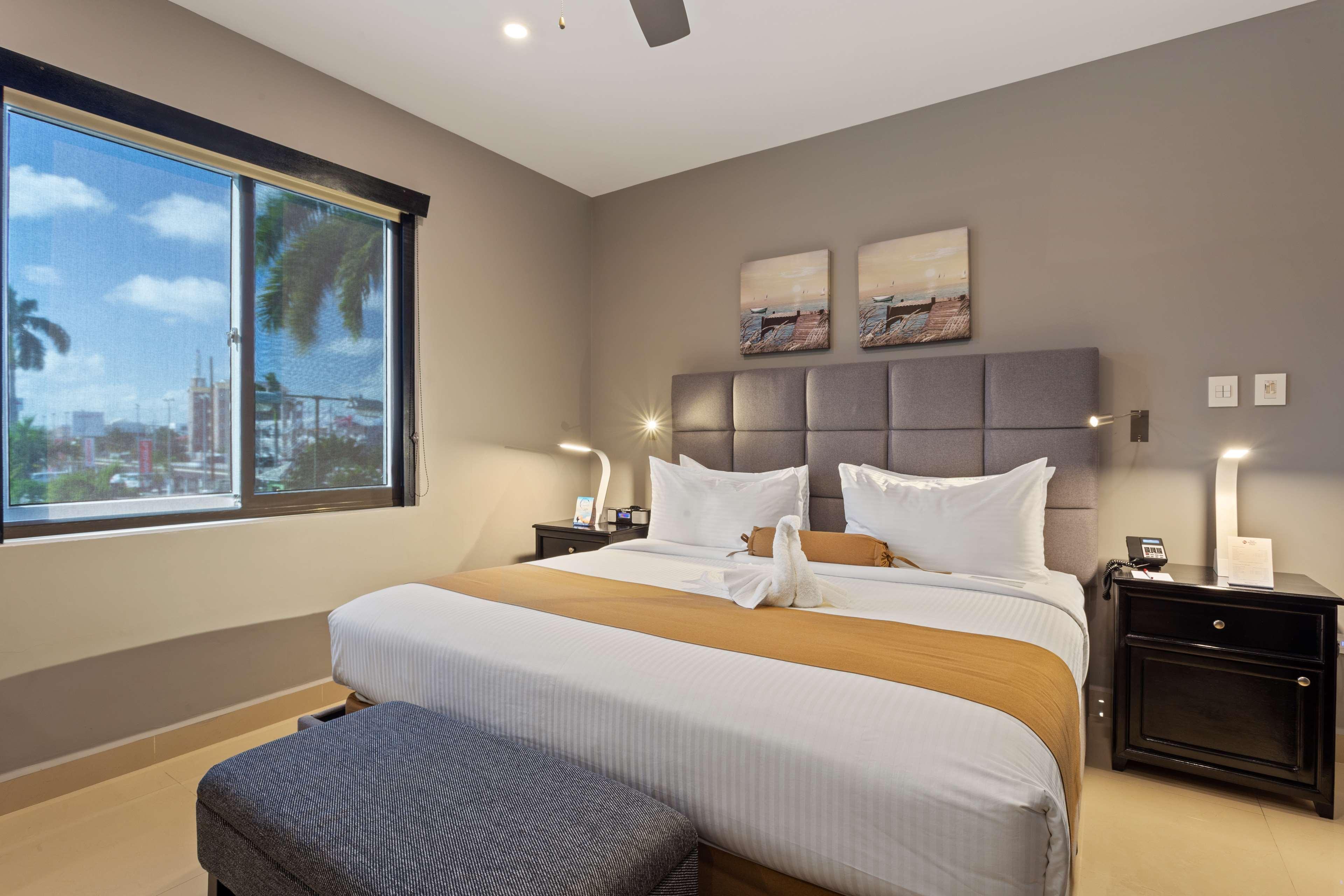 Best Western Plus Belize Biltmore Plaza Cidade de Belize Exterior foto