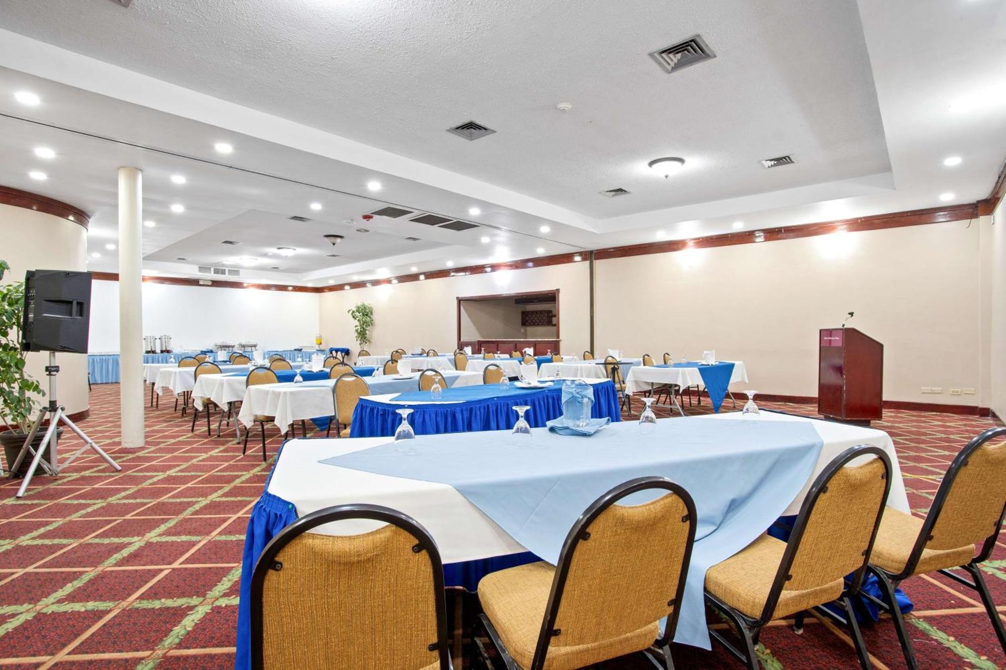 Best Western Plus Belize Biltmore Plaza Cidade de Belize Exterior foto